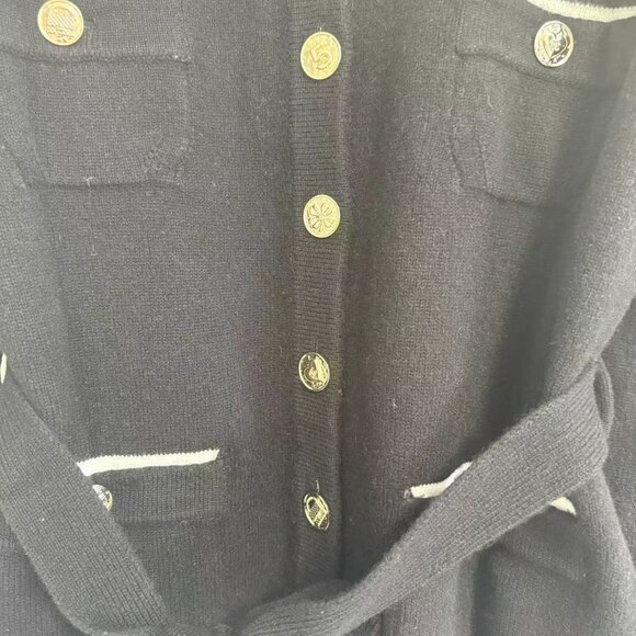 Chanel Black Lace-Up Cardigan: Where Classic Meets Elegant Style - Picture 7 of 11